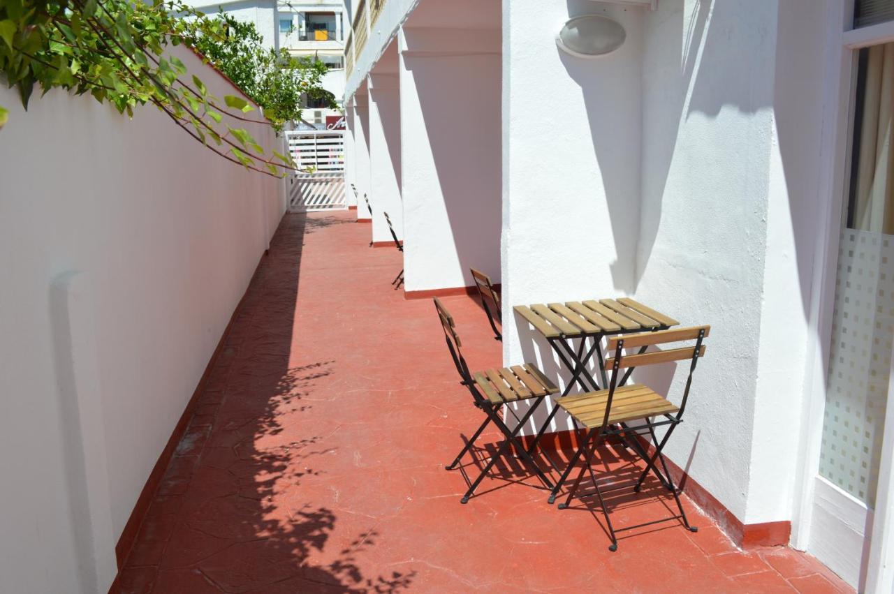 Es Cana Jacaranda Apartments & Studios מראה חיצוני תמונה