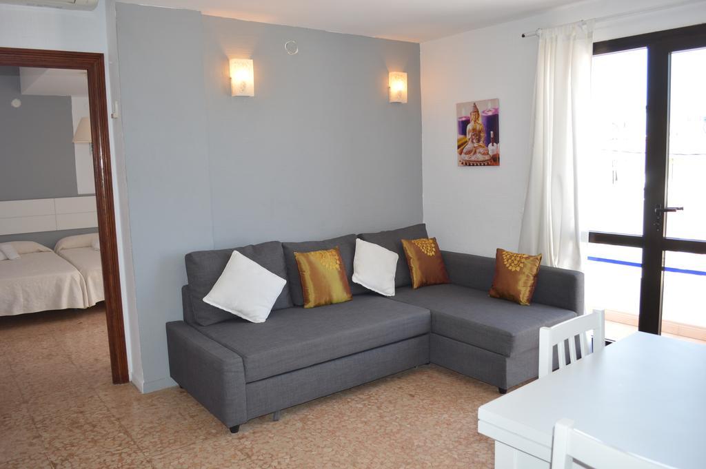 Es Cana Jacaranda Apartments & Studios מראה חיצוני תמונה