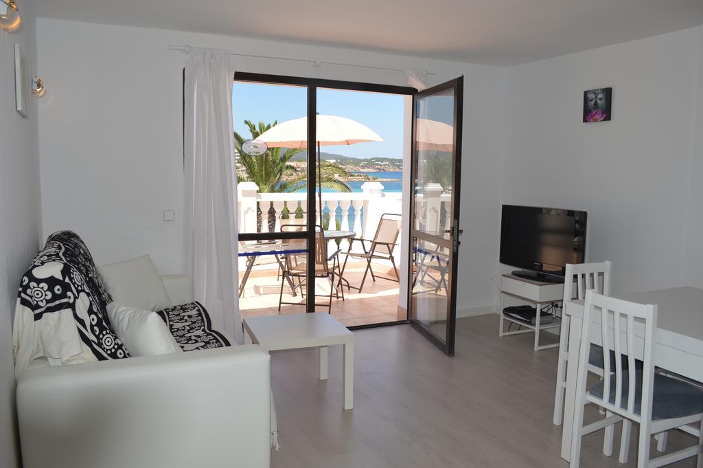 Es Cana Jacaranda Apartments & Studios מראה חיצוני תמונה