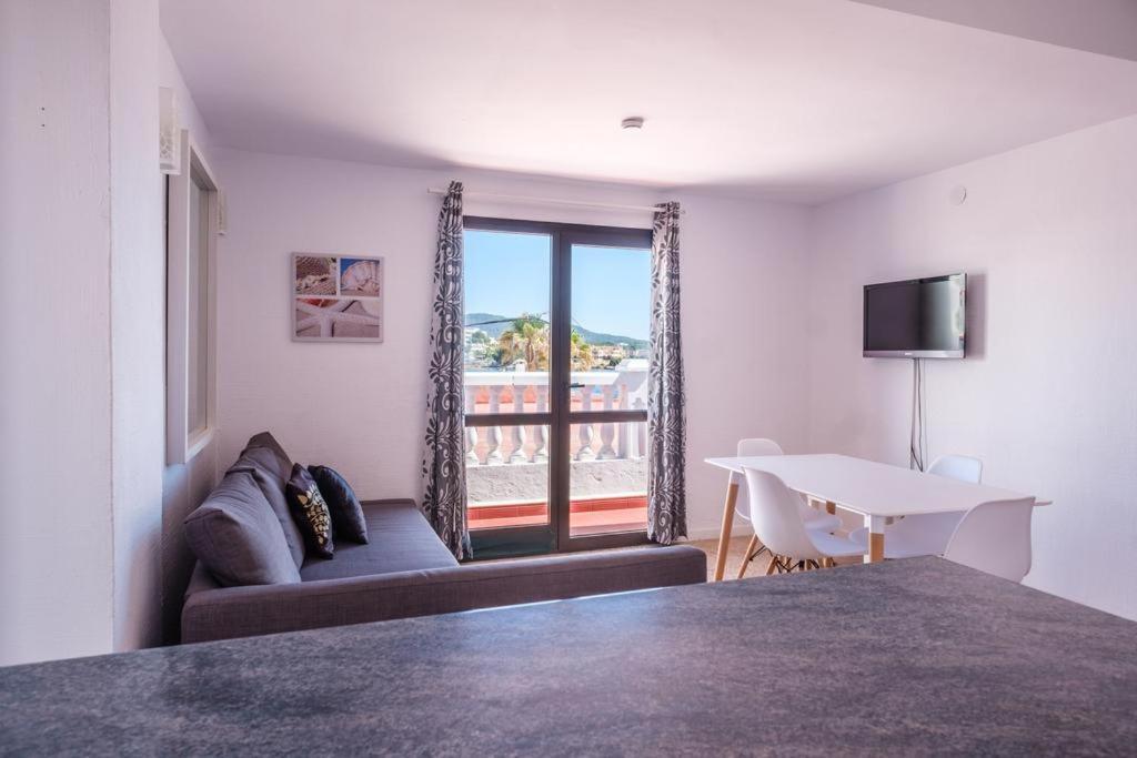 Es Cana Jacaranda Apartments & Studios מראה חיצוני תמונה
