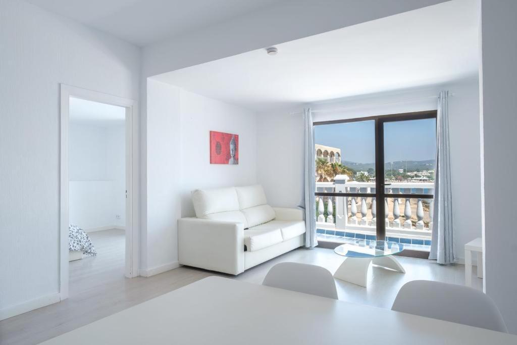 Es Cana Jacaranda Apartments & Studios מראה חיצוני תמונה